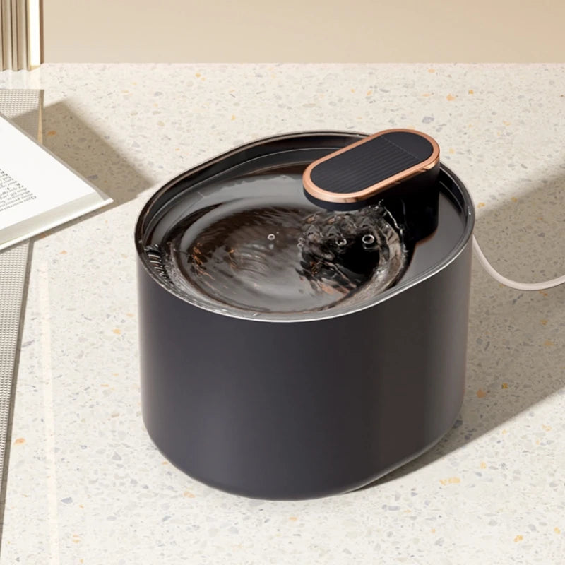 Automatic water fountain for cats